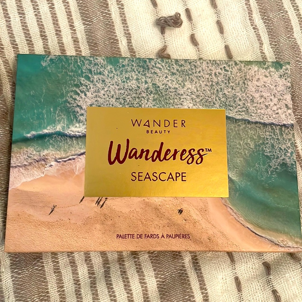 Wanderess seascape eyeshadow palette